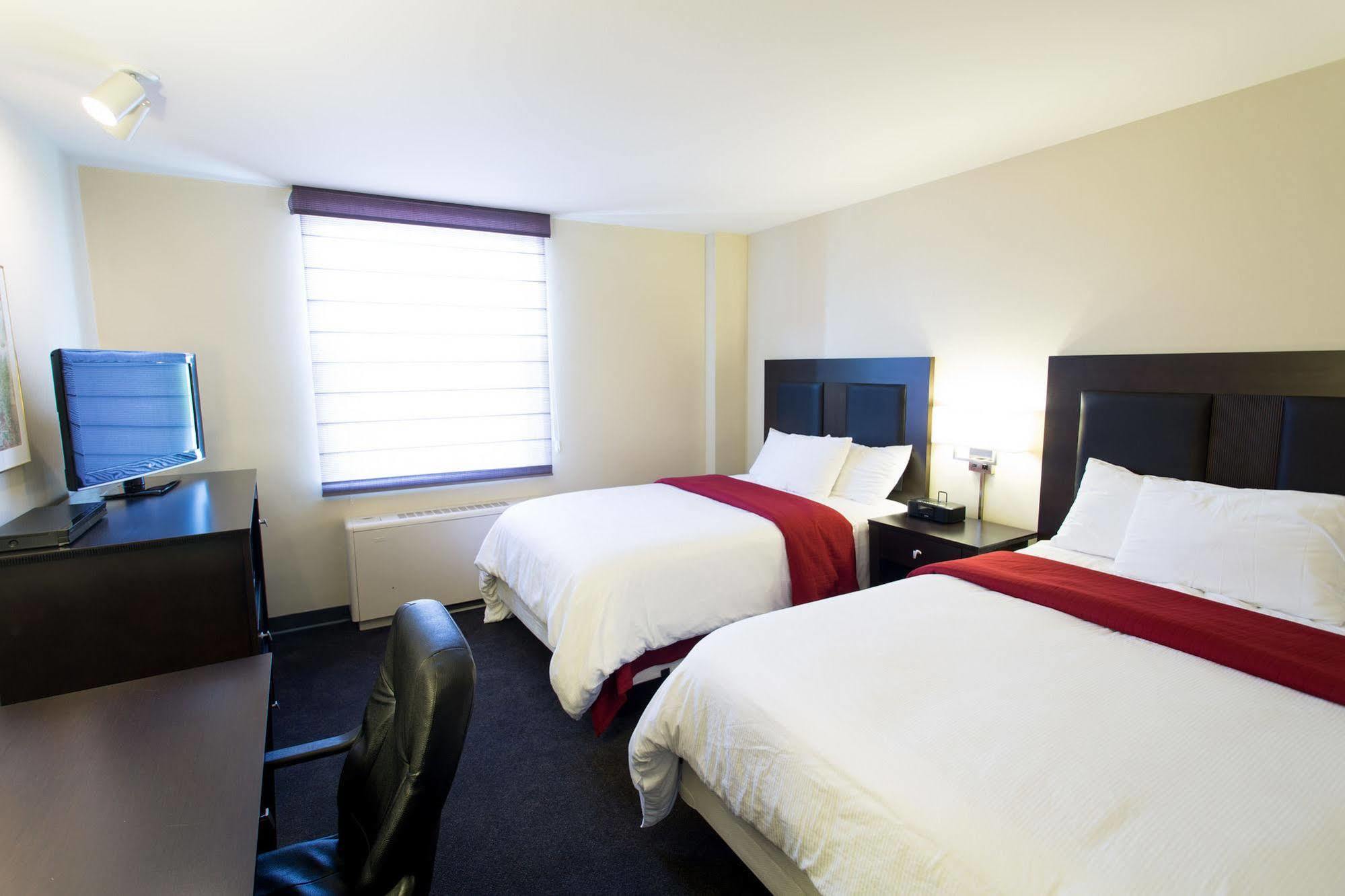 Iowa House Hotel Айова Сити Екстериор снимка