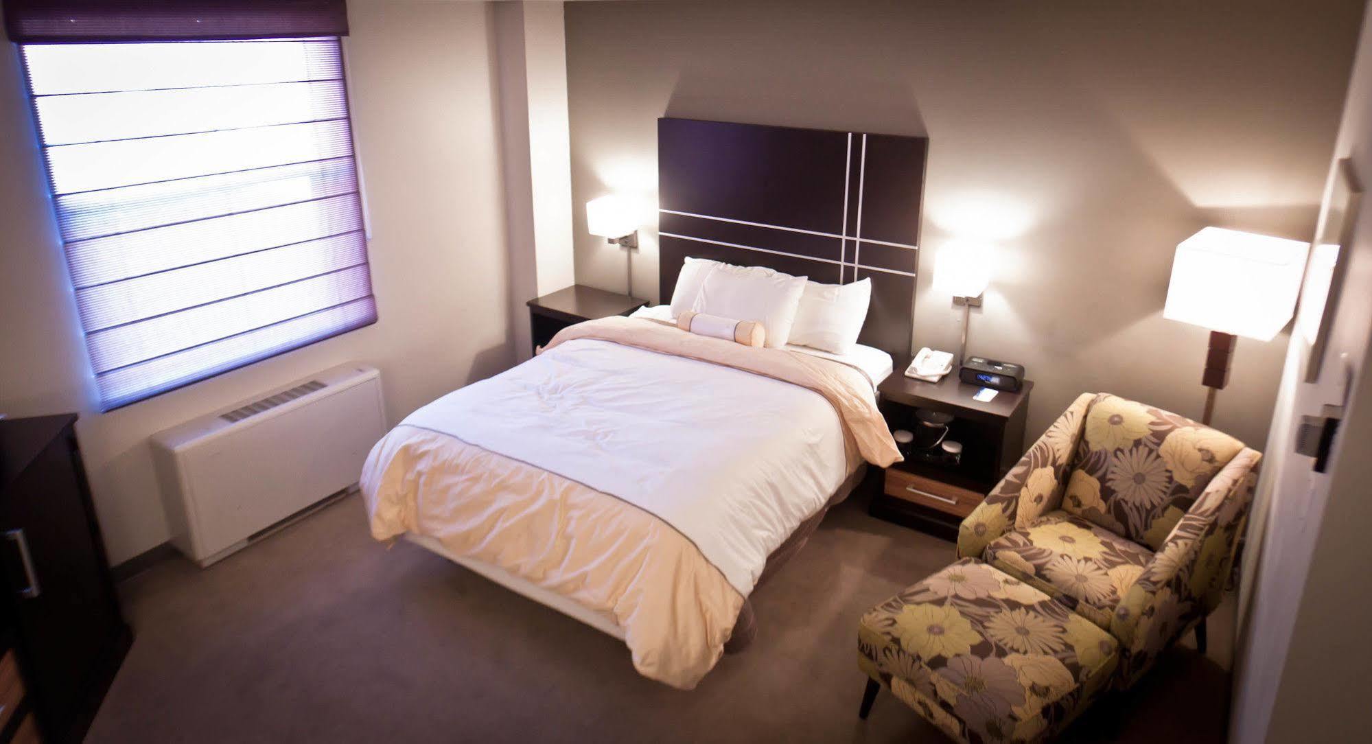 Iowa House Hotel Айова Сити Екстериор снимка