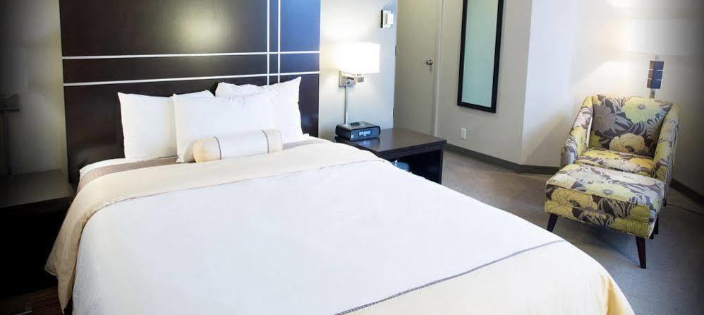 Iowa House Hotel Айова Сити Екстериор снимка